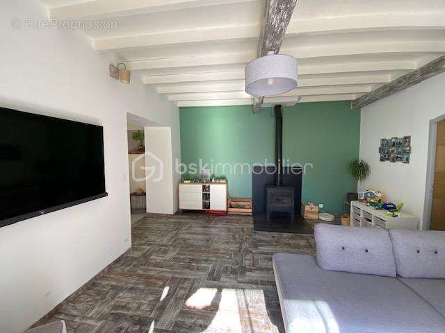 Maison à VILLECOMTAL-SUR-ARROS