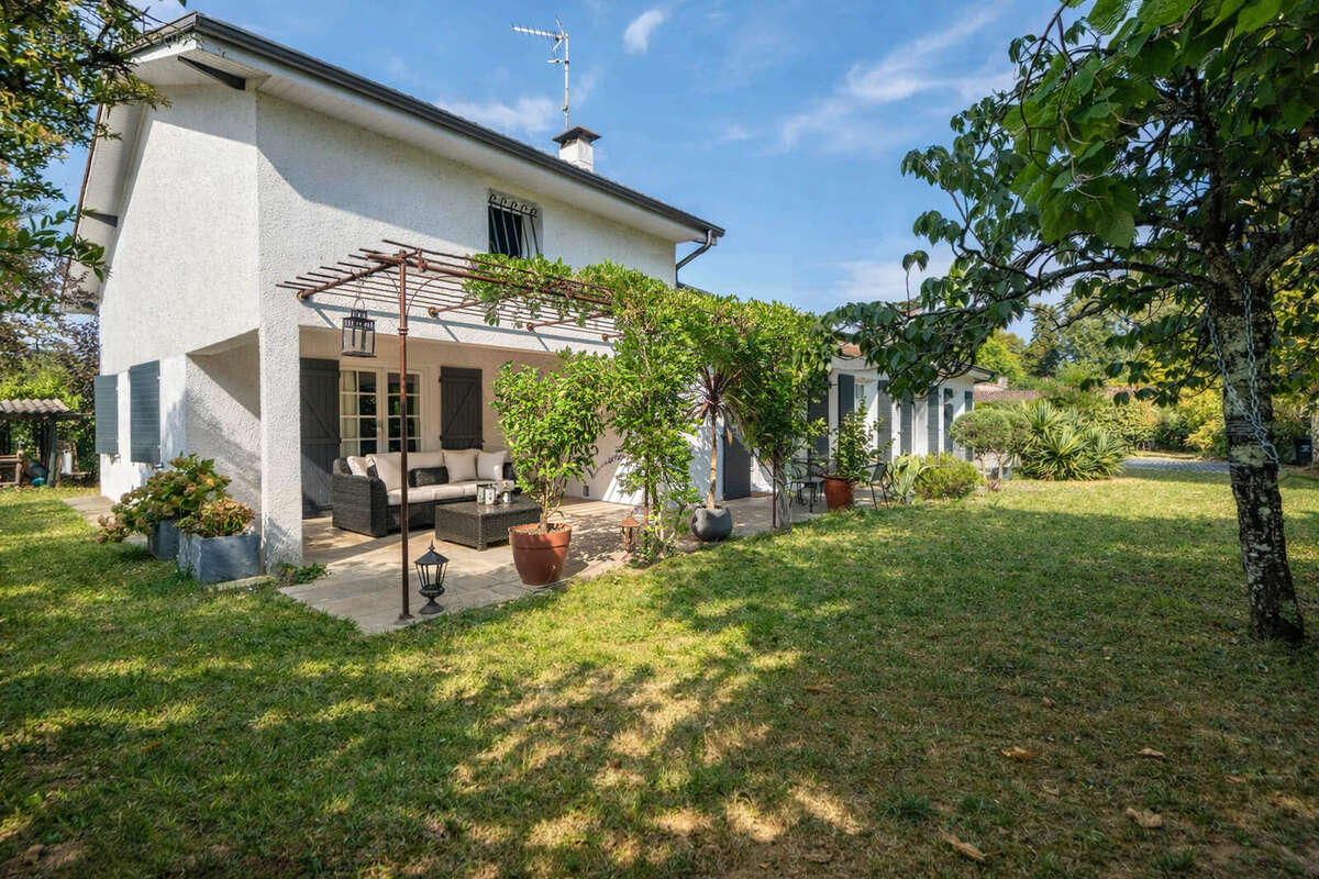 Maison contemporaine de 194 m2 - 5 chambres - proche toutes commodites - photo 2
