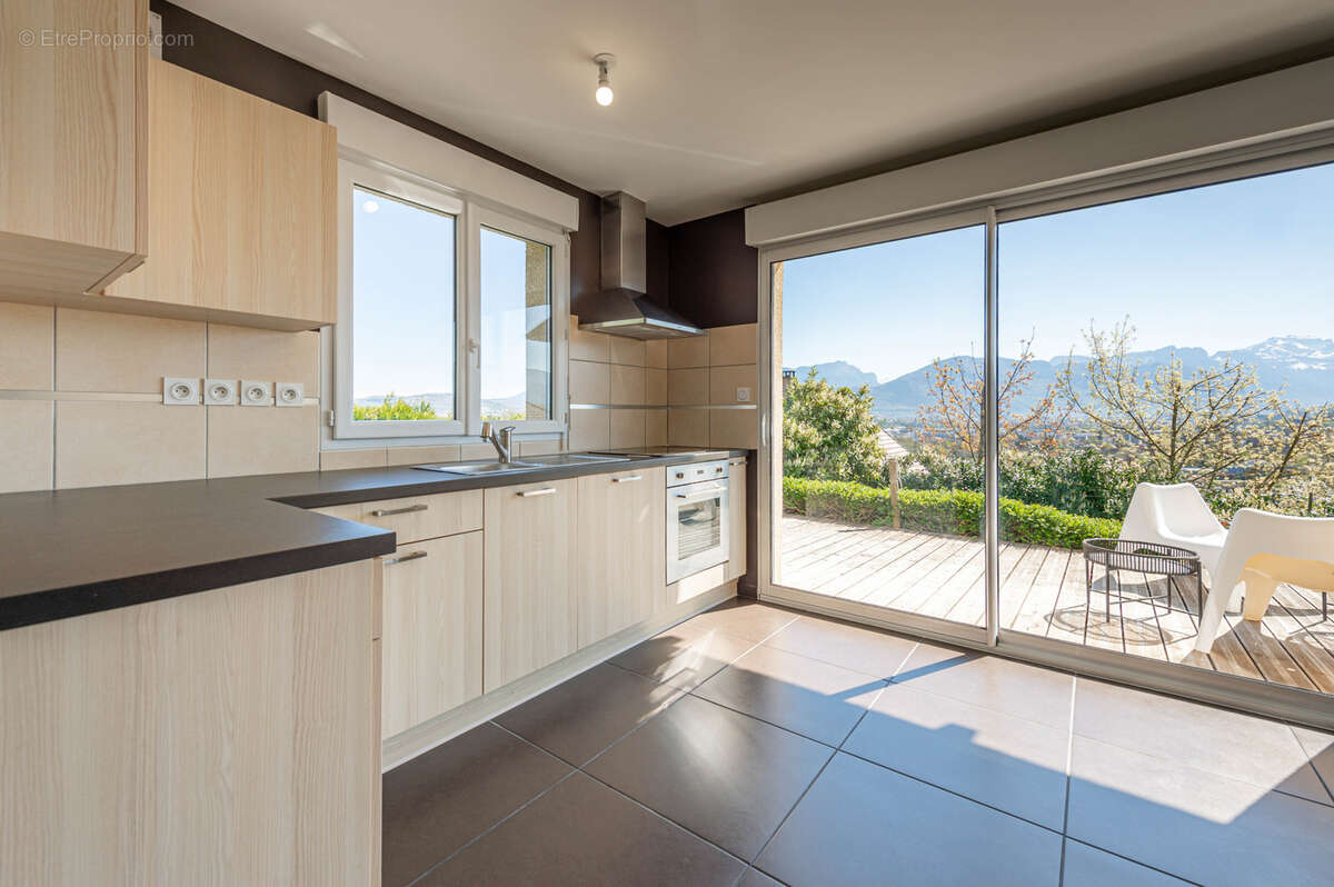 Appartement à POISY