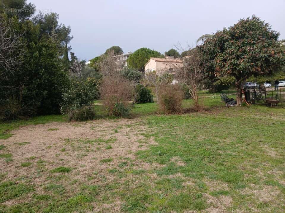 Terrain à MARSEILLE-13E