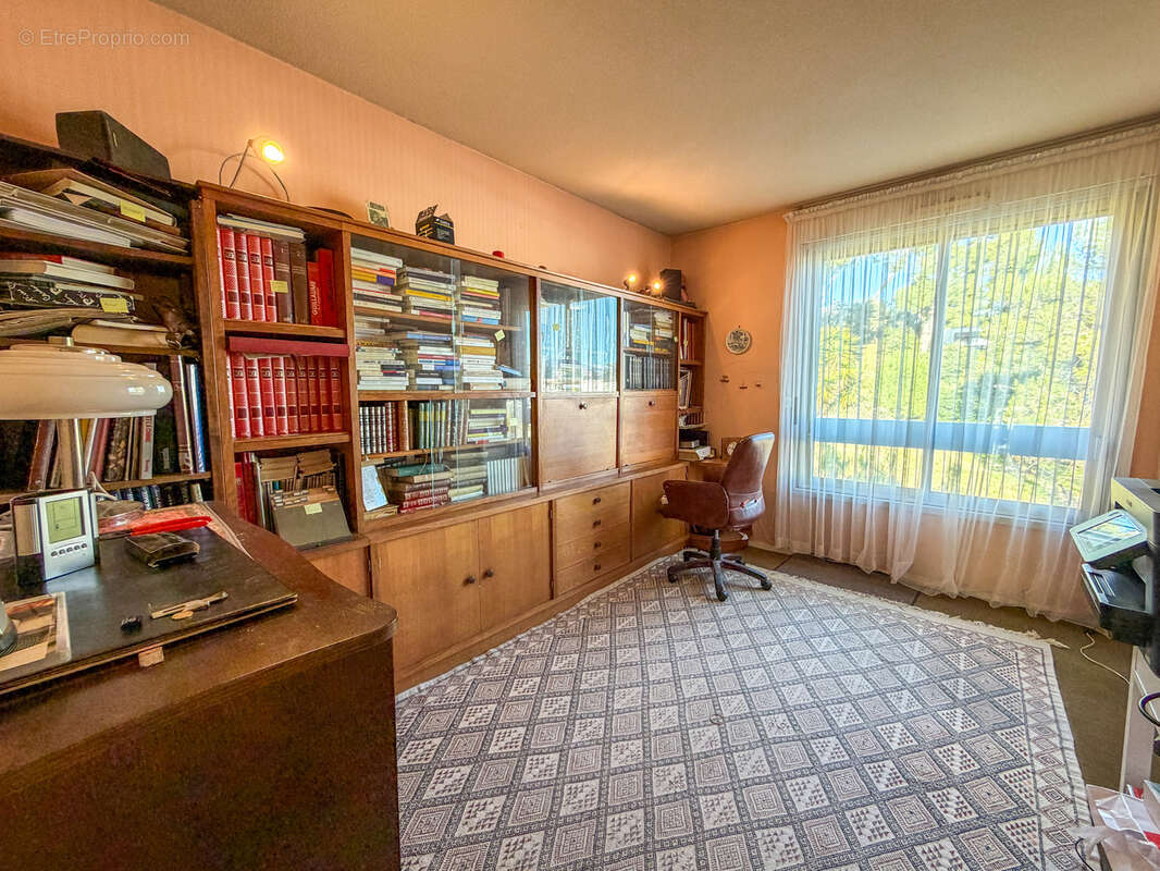 Appartement à SAINT-LAURENT-DU-VAR