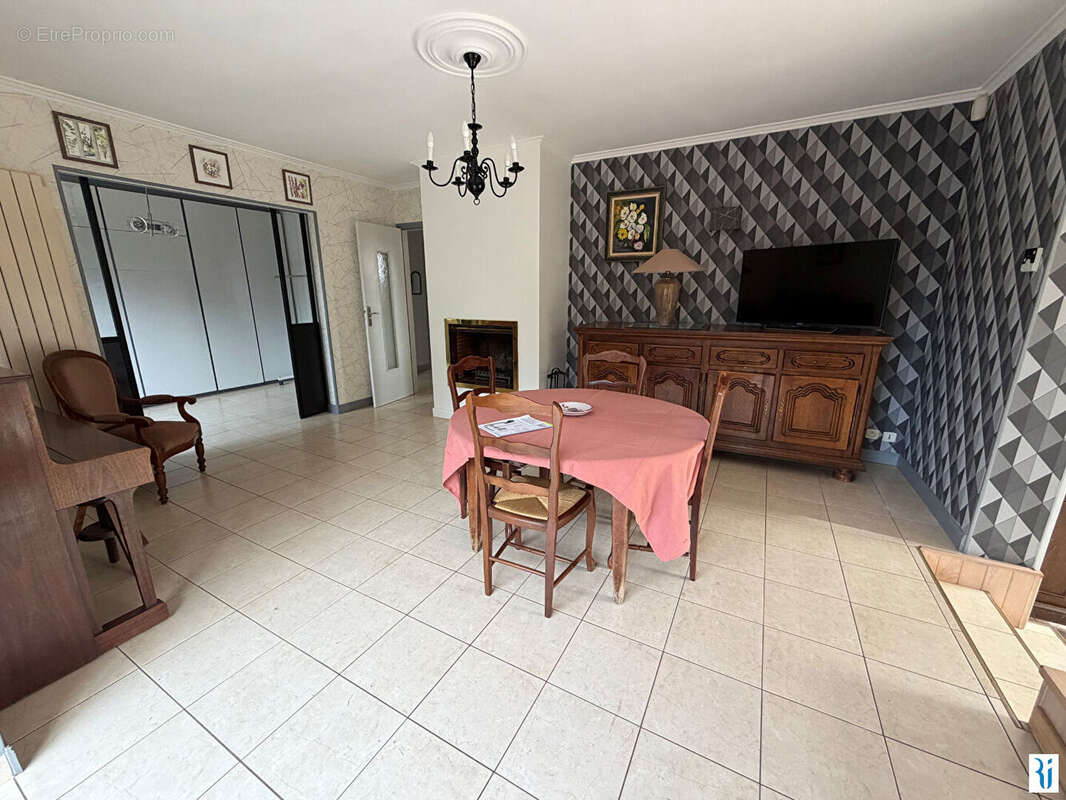 Maison à MONTIGNY