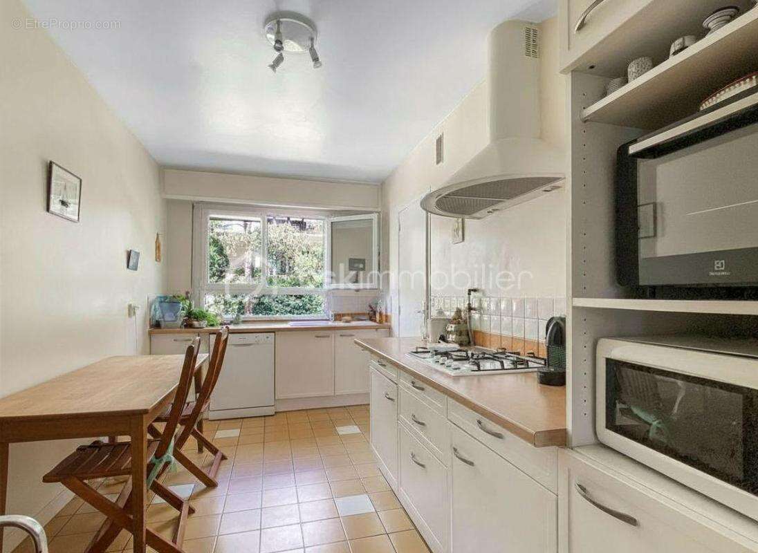 Appartement à VILLE-D'AVRAY