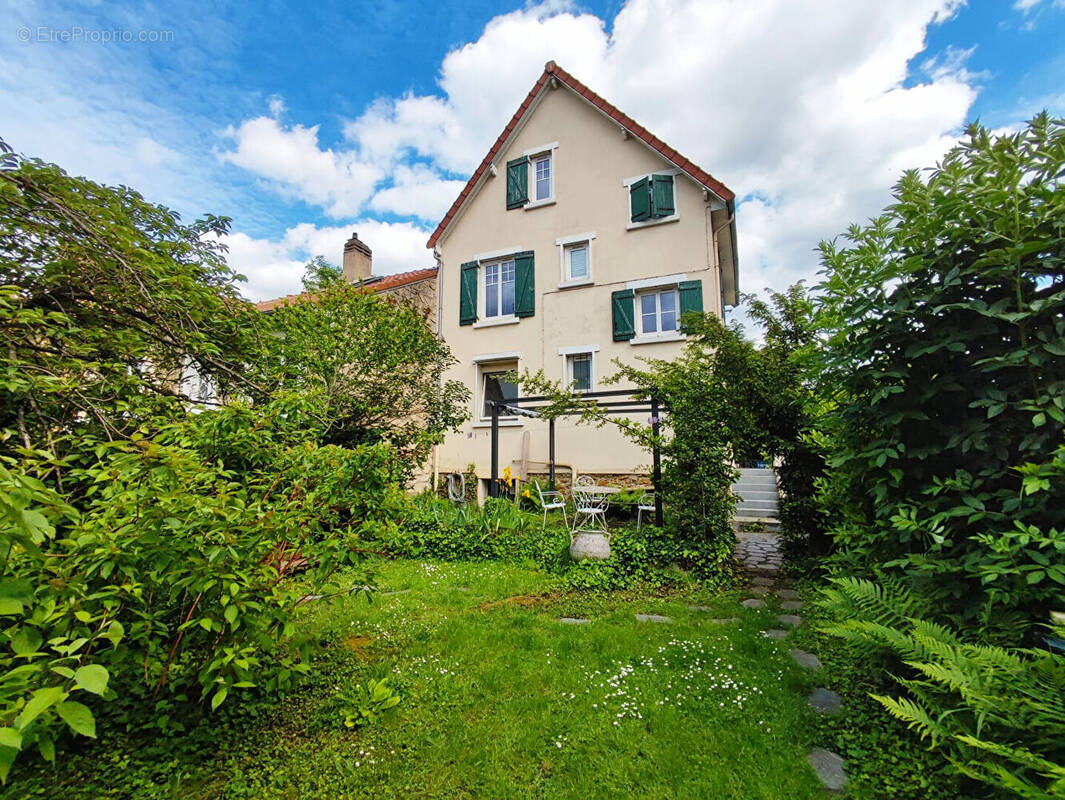 Maison à DEUIL-LA-BARRE