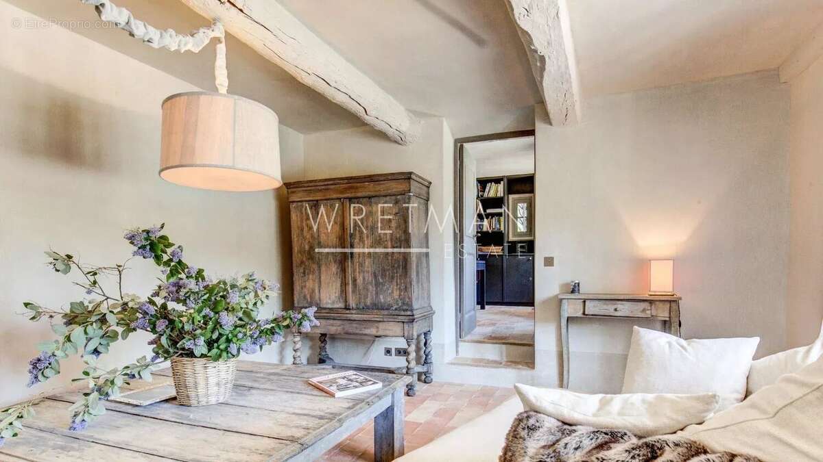 Maison à ROQUEFORT-LES-PINS
