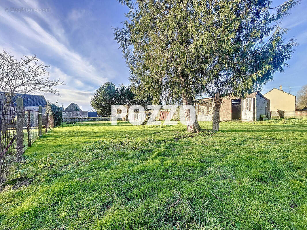 Terrain à VIENNE-EN-BESSIN