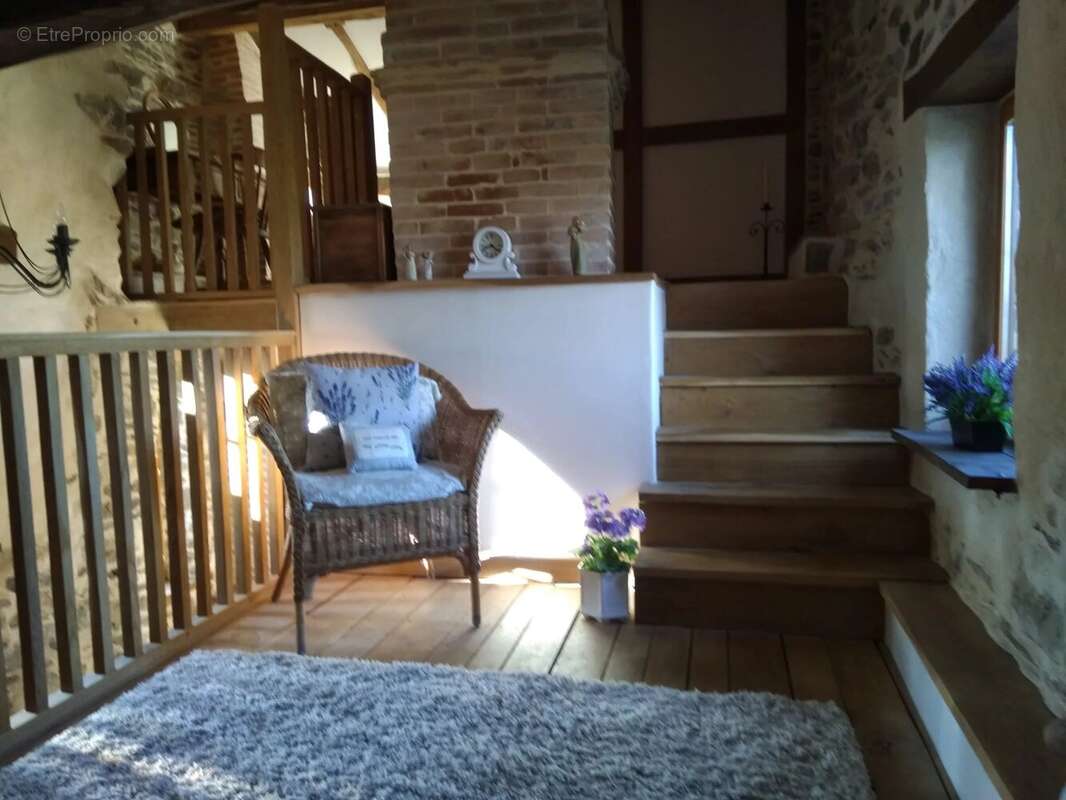 Maison à finir de rénover, située dans un cadre paisible - photo 11
