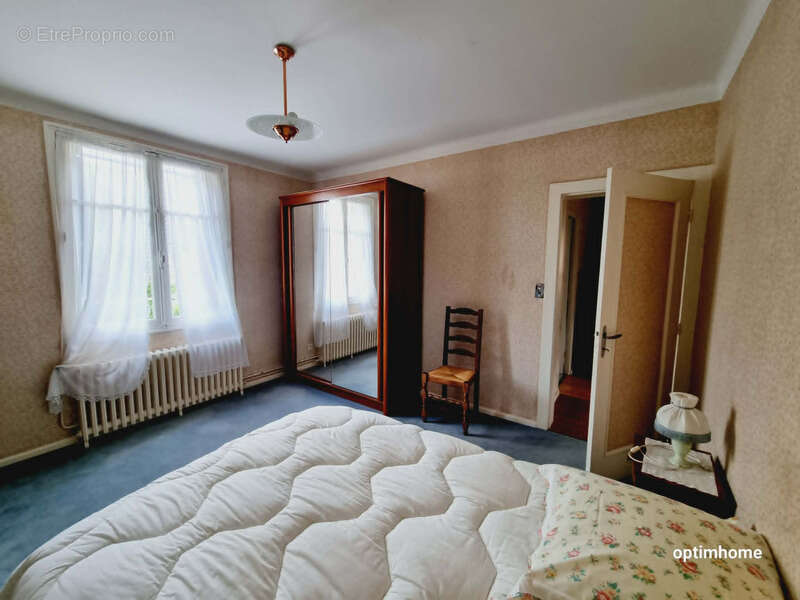 Maison à LAGUENNE