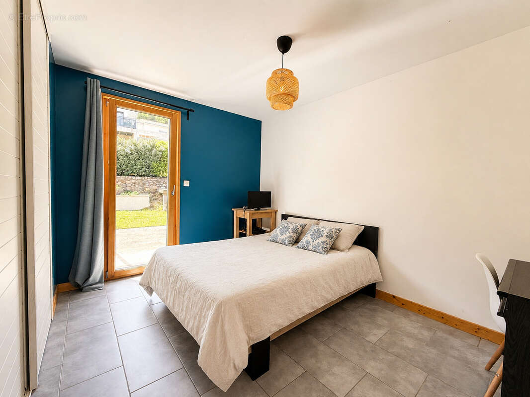 Maison à MACLAS