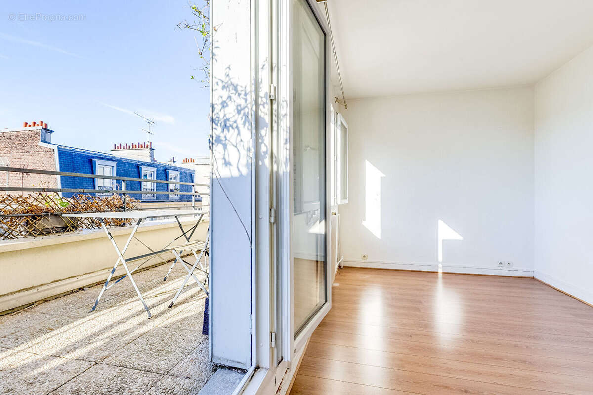 Appartement à PARIS-17E