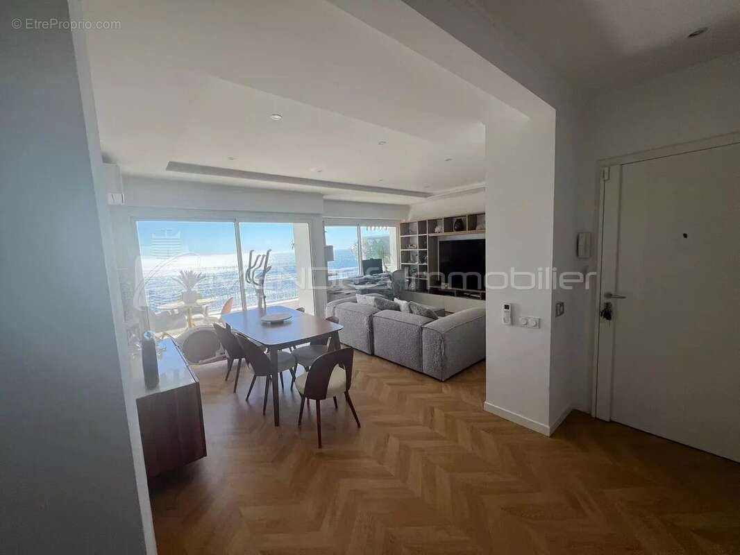 Appartement à ROQUEBRUNE-CAP-MARTIN