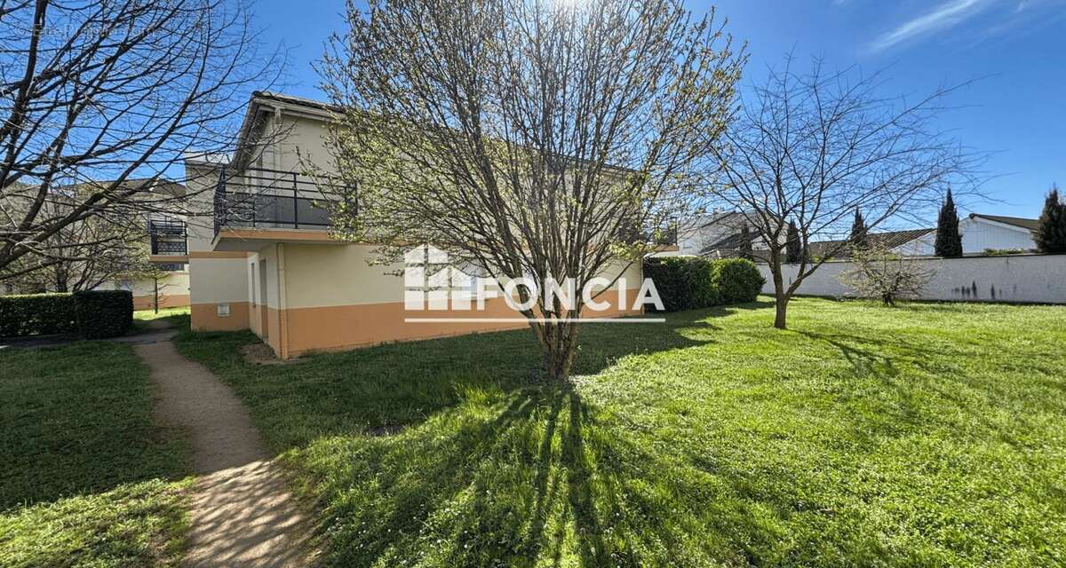 Appartement à MEYZIEU
