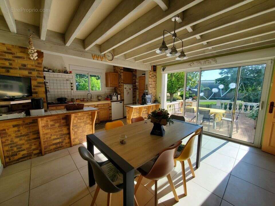 Maison à SAINT-QUENTIN-EN-MAUGES