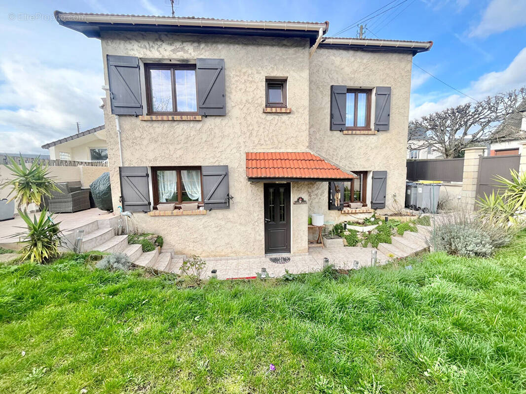 Maison à SARTROUVILLE