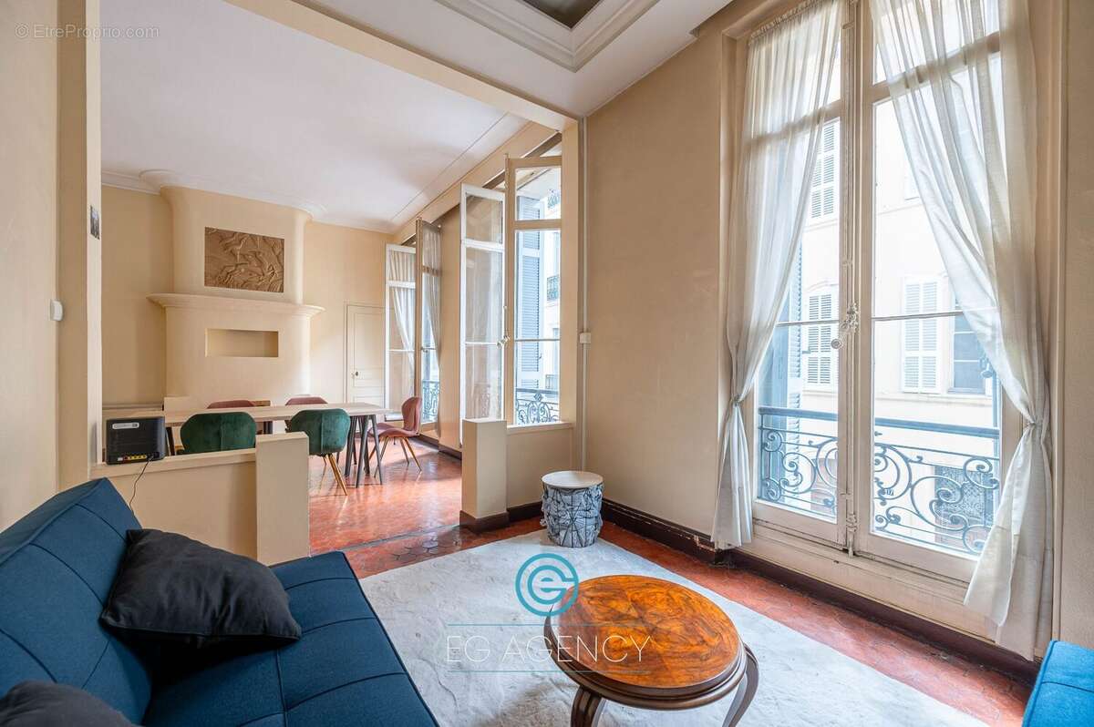 Commerce à MARSEILLE-6E