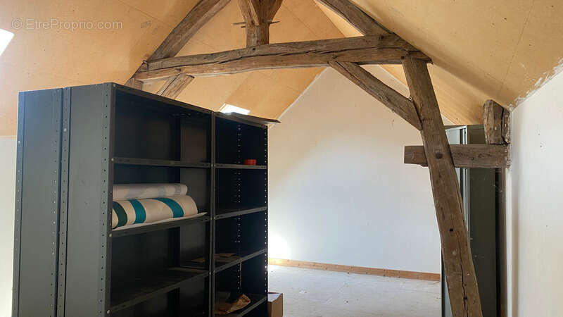 Commerce à L&#039;ISLE-SUR-SEREIN