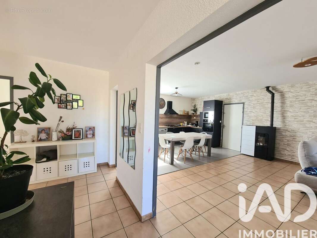 Maison 97 m² à La Ville-Dieu-Du-Temple  - photo 3
