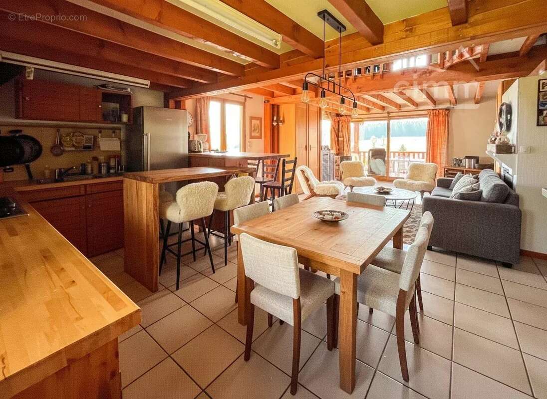 Maison individuelle rénovée en 1995 - Très belle Vue sur Belledonne - Au Calme - 8 chambres - Grand sous-sol - photo 22