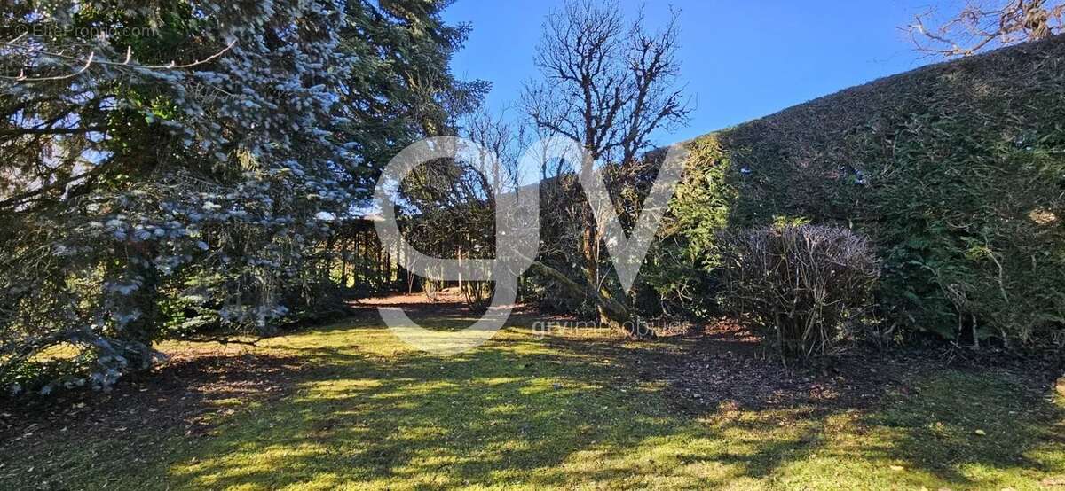 Maison à ARPAJON-SUR-CERE