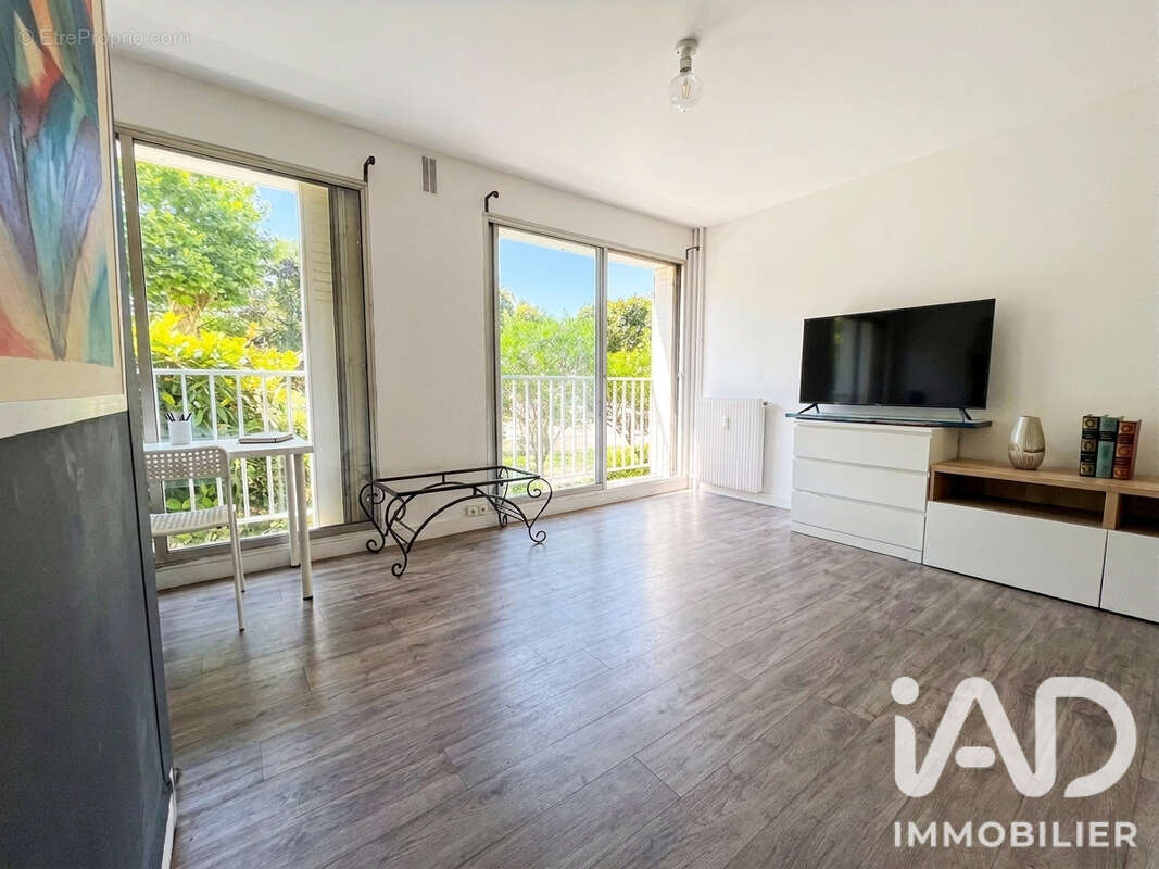 Photo 2 - Appartement à LA GARENNE-COLOMBES
