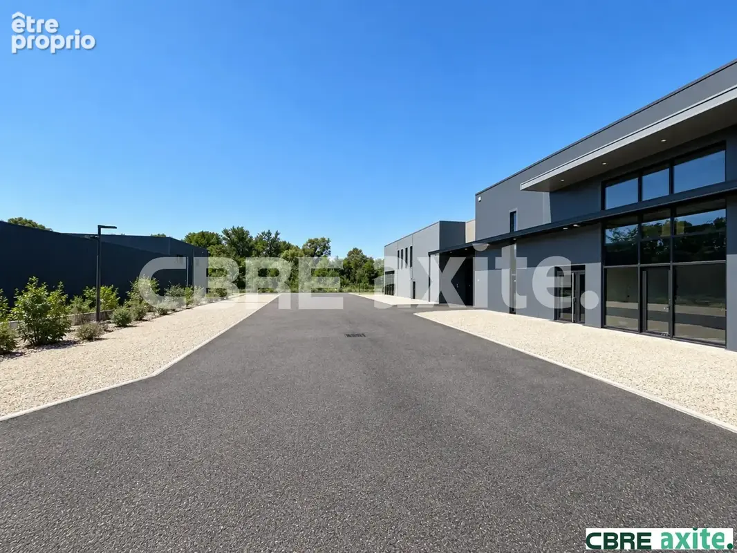 Photo Autres à Bourgoin-Jallieu au prix de 810 000€