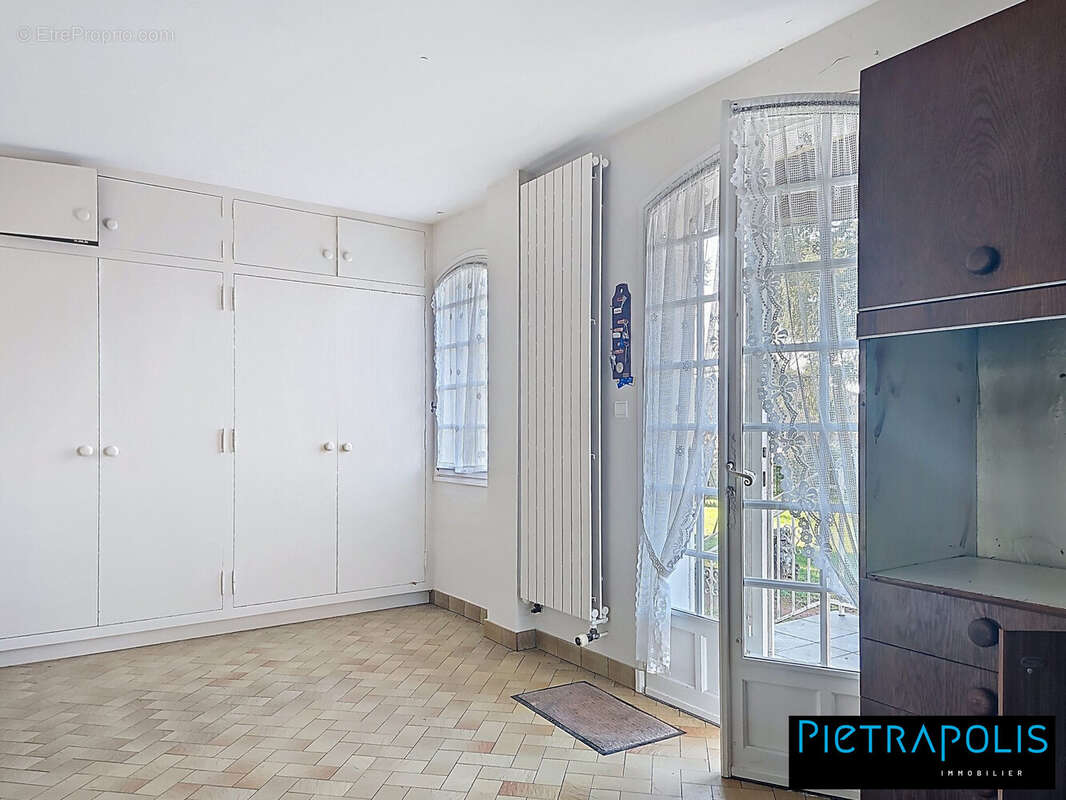 Maison 220 m² à Taponas  - photo 9