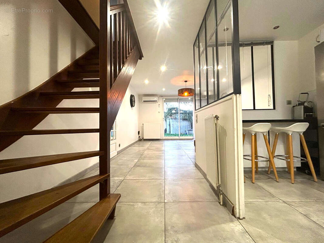 Maison à VERT-SAINT-DENIS