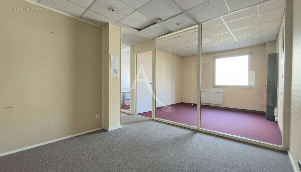La roche sur yon local a vendre exclusivite amanda - photo 2