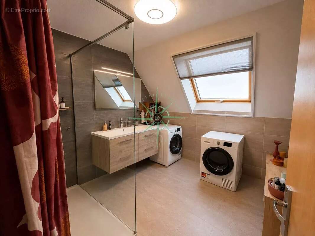 À VENDRE – Superbe duplex lumineux avec terrasse – Dernier étage – Garage + 3 parkings - photo 6