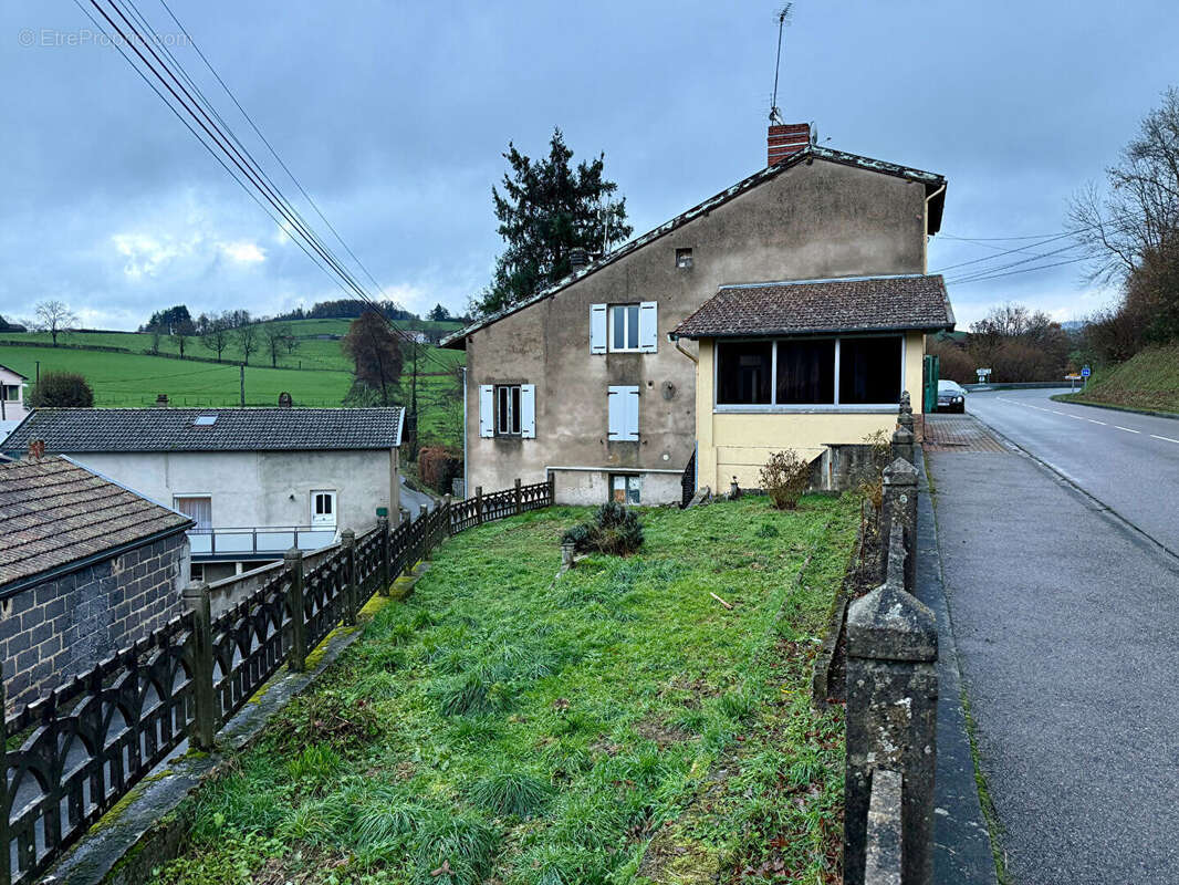 Appartement à AMPLEPUIS