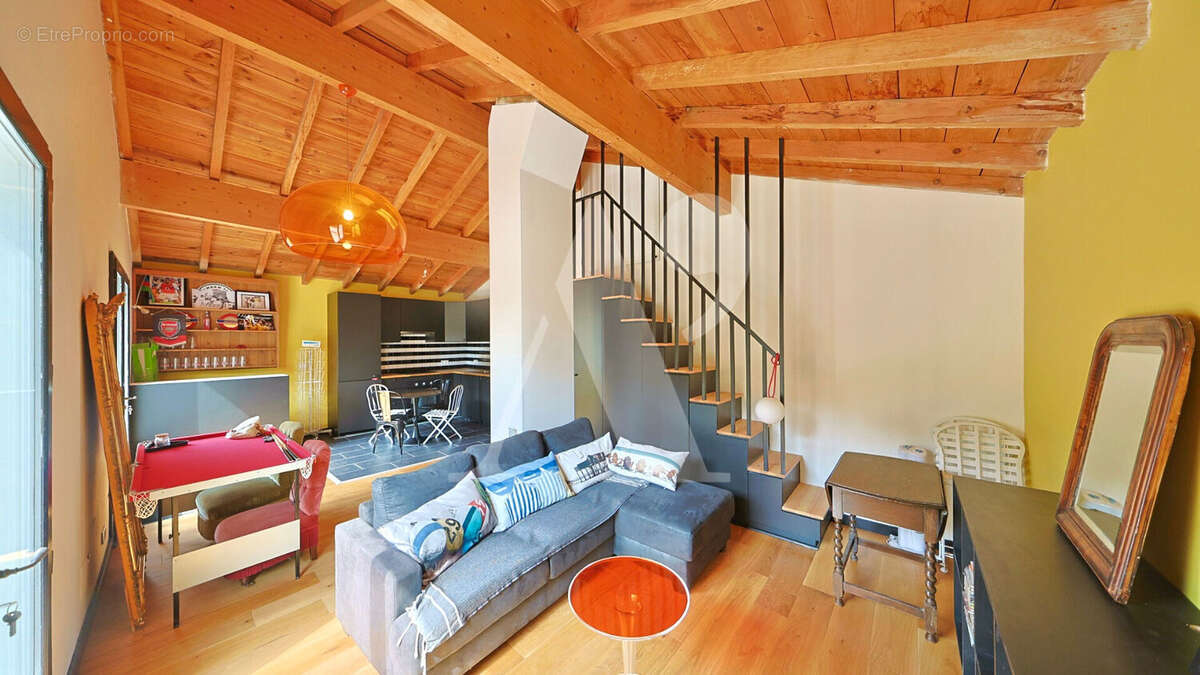 Maison à SAINT-JULIEN-EN-BORN