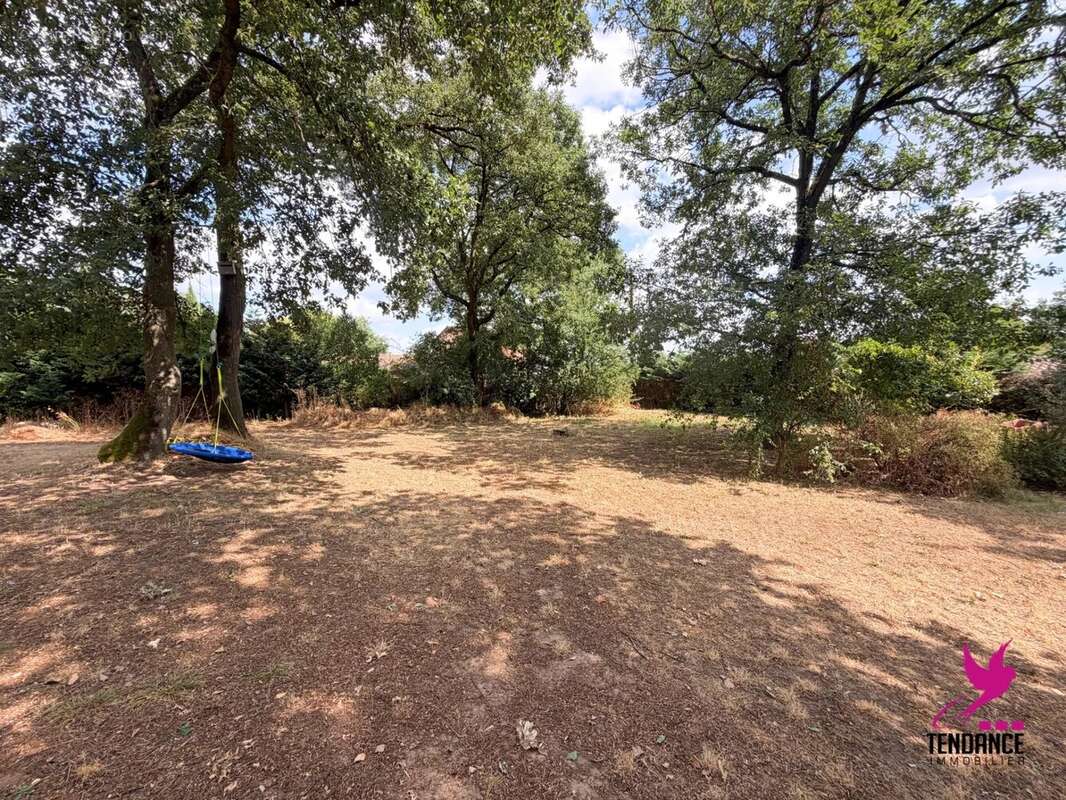 Bâtiment/Maison à terminer sur joli terrain de 969 m². - photo 6
