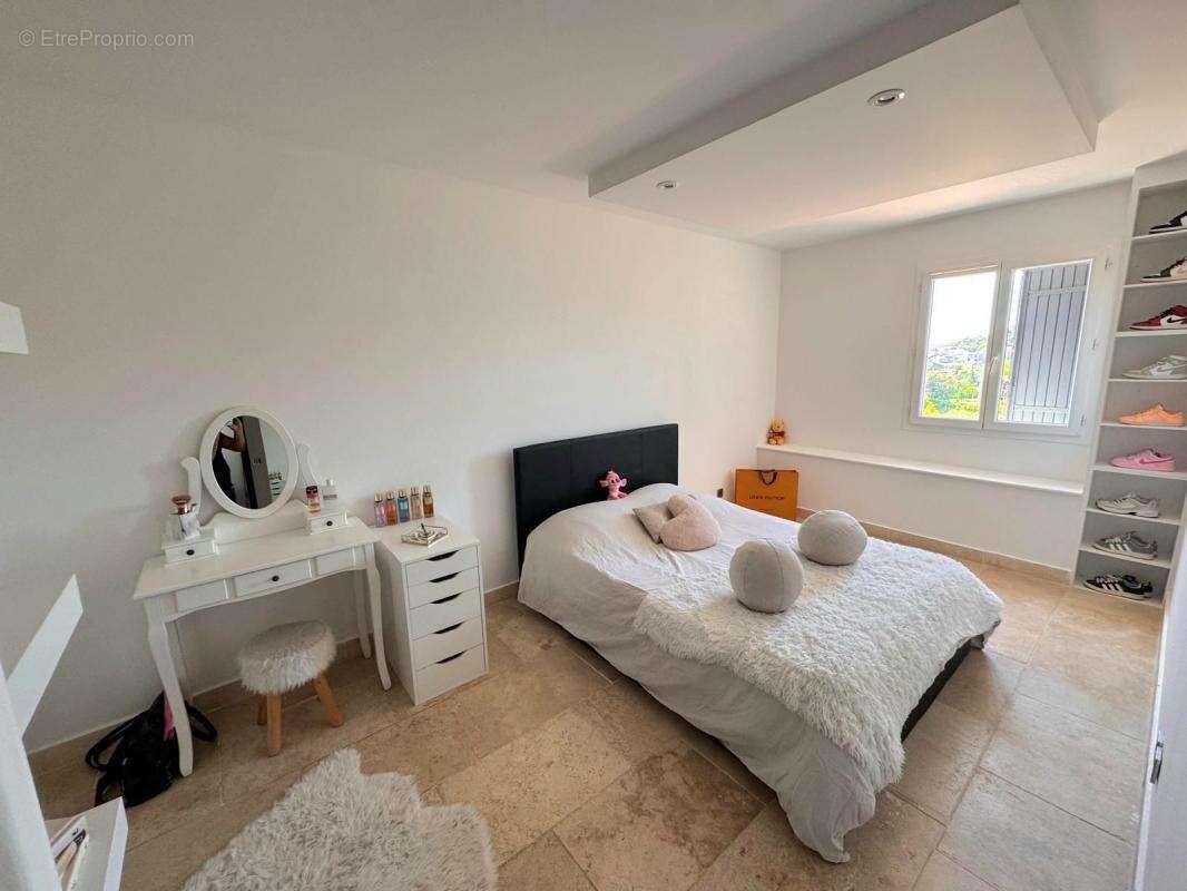 Maison à GINASSERVIS