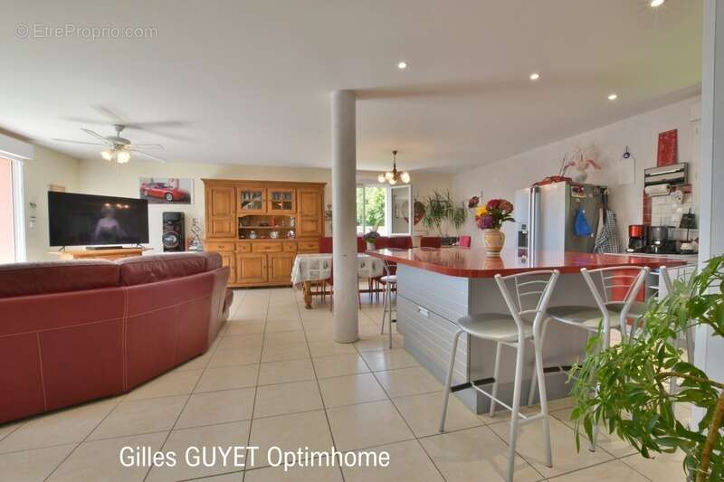 BERNAY,MAISON INDIVIDUELLE T9, DPE:C  177M  6 chambres. Terrain de 1000M² env. 319990€ - photo 7