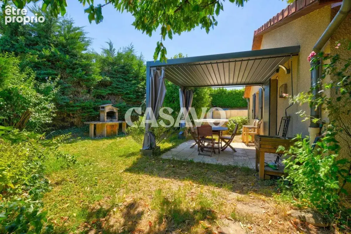 Photo Maison à Saint-Laurent-De-Mure au prix de 465 000€