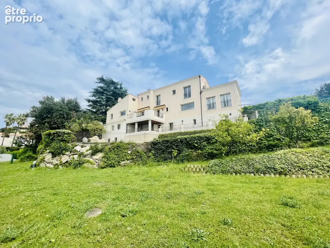 Exclusivite haut fabron demeure de 270 m2 + 6450 m2 de terrain , piscine - photo 2