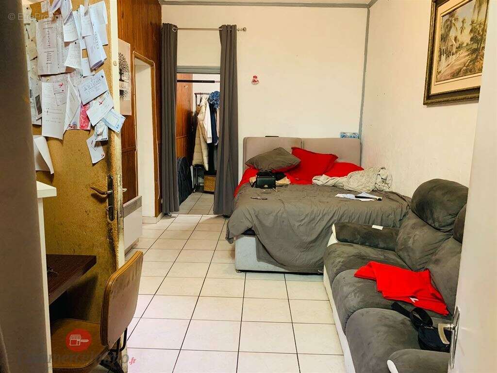 Commerce à SARTROUVILLE