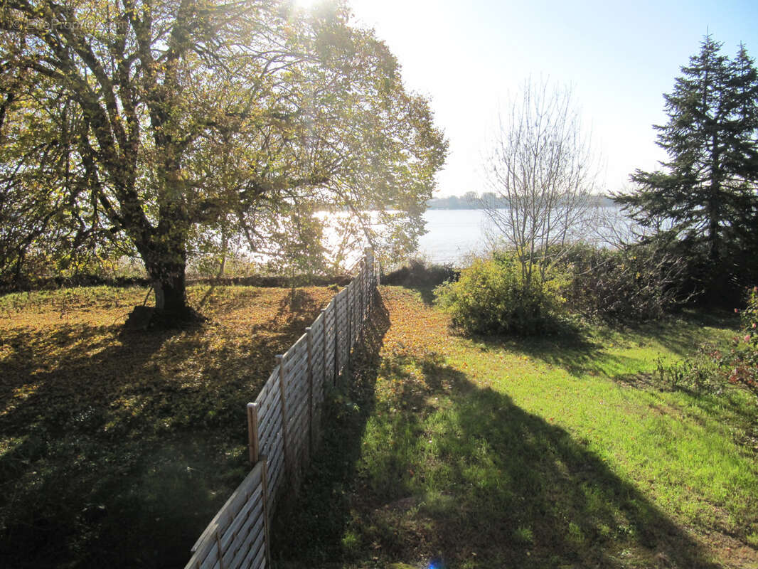 Appartement à PRIGNAC-ET-MARCAMPS