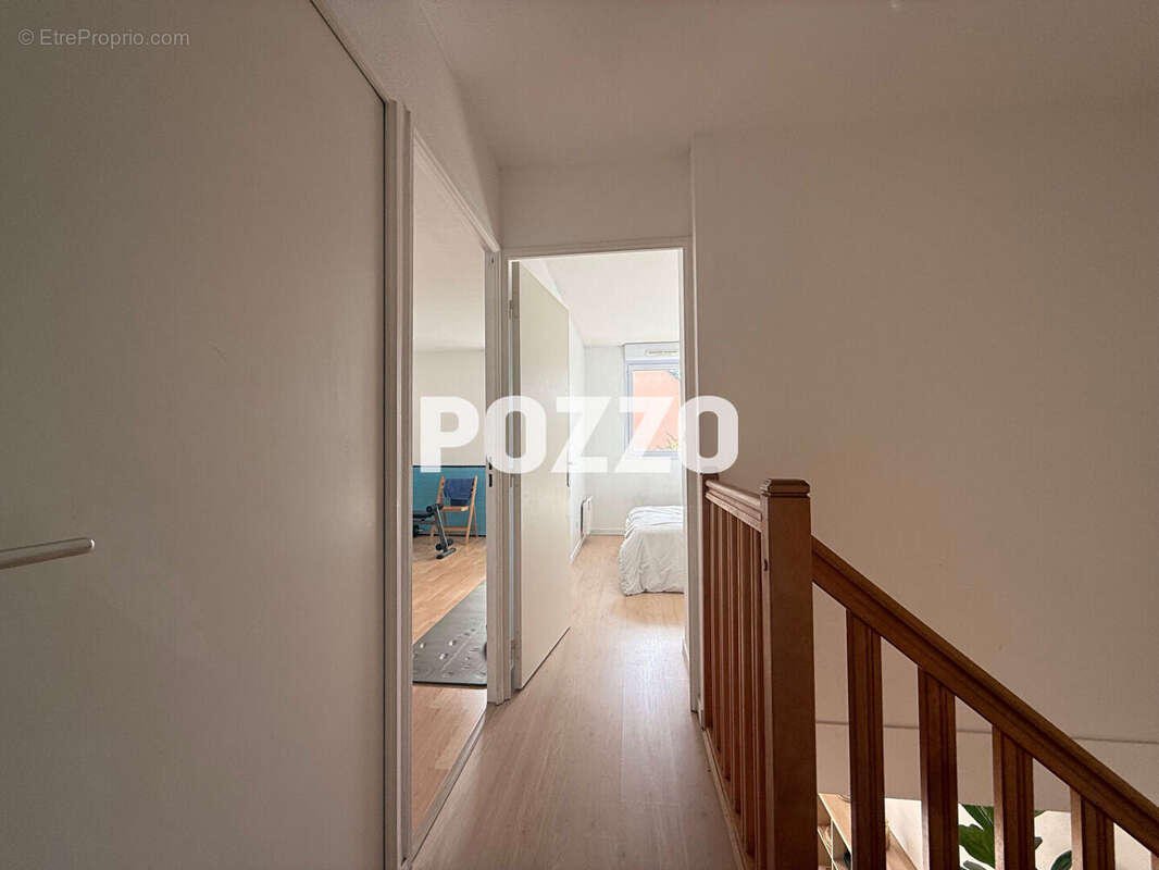 Maison à LA RIVIERE-SAINT-SAUVEUR