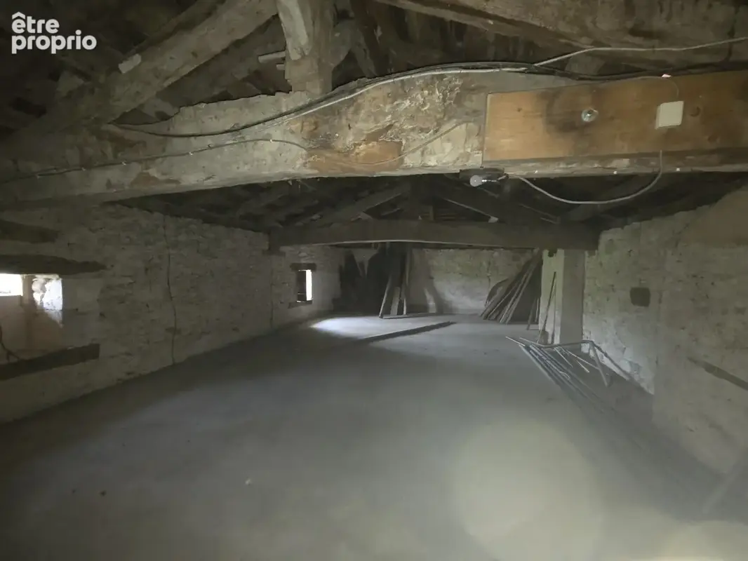 Maison en pierre à rénover   Fort potentiel d’aménagement - photo 10
