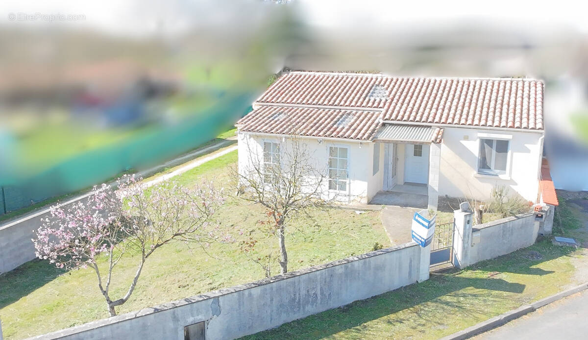 Maison à CORME-ECLUSE