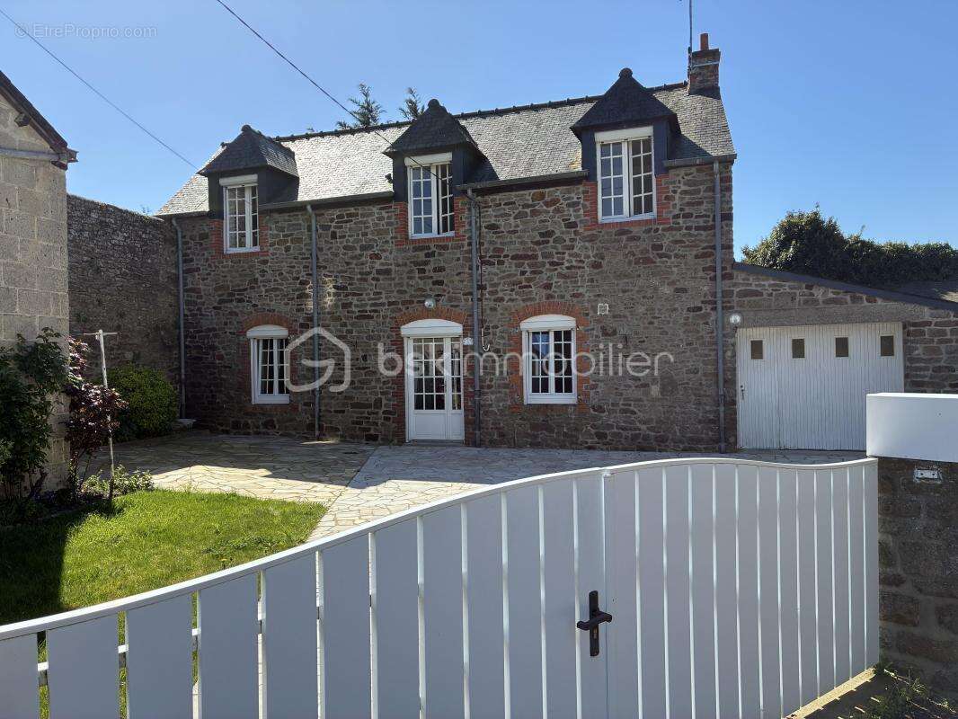 Maison à LANVALLAY