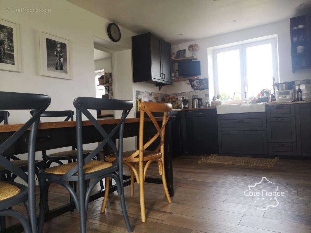 Maison à LA NEUVILLE-LES-DORENGT