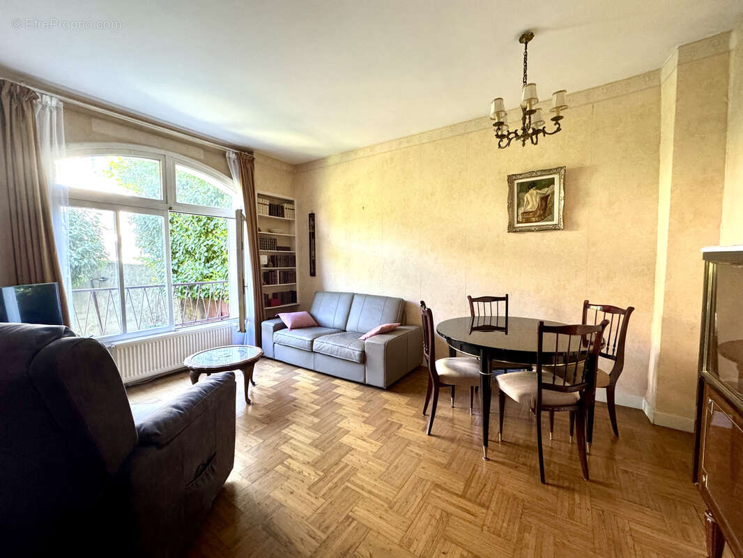 Maison à LE PERREUX-SUR-MARNE