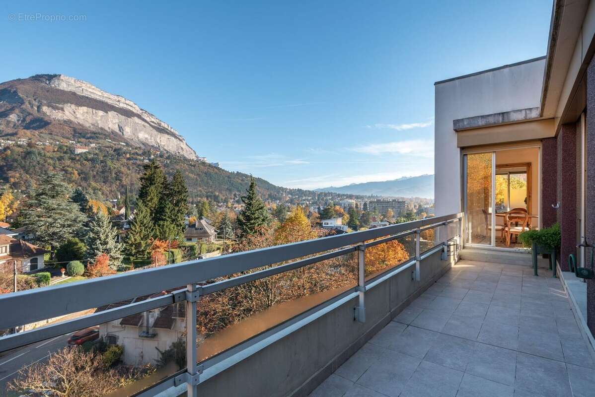 Appartement à MEYLAN