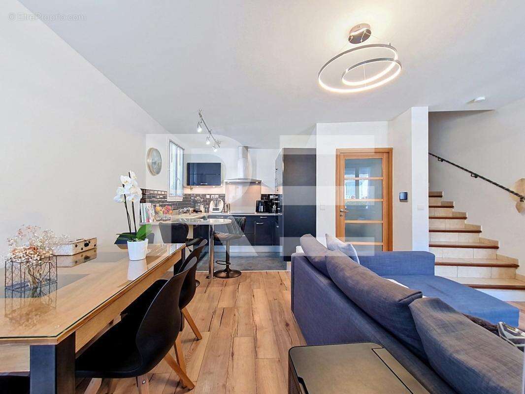 Maison avec 2chambres, une terrasse, un garage et un parking - photo 2