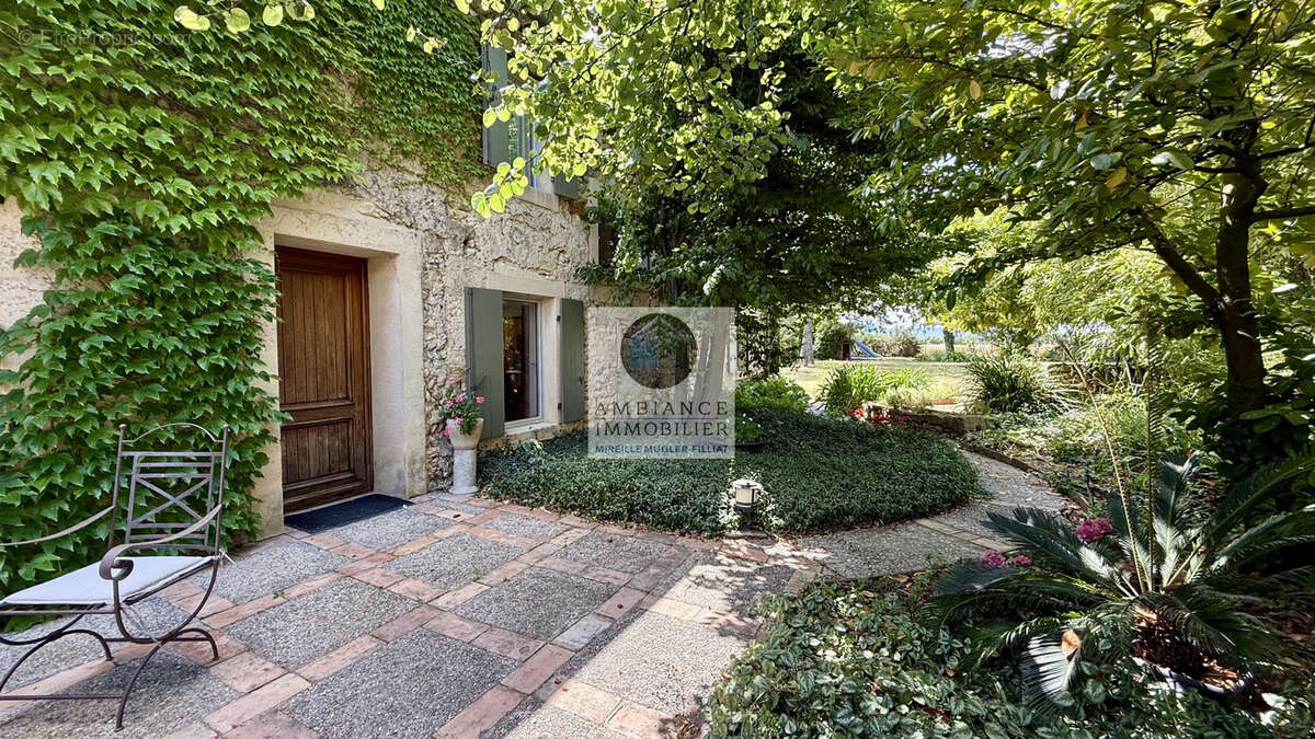 Maison à ETOILE-SUR-RHONE