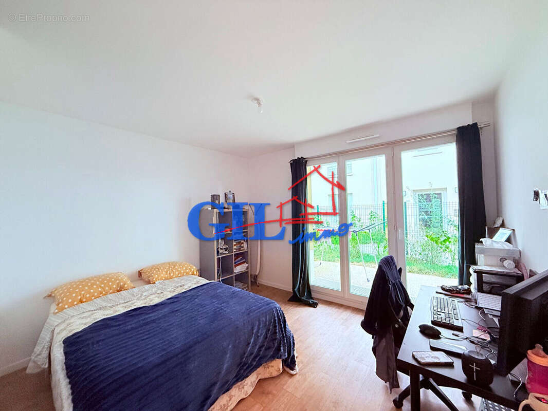 Appartement à SAVIGNY-LE-TEMPLE