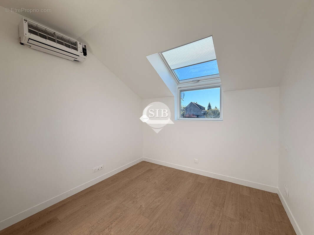 Maison à LA VILLE-DU-BOIS