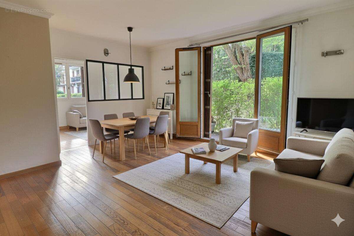 Appartement à MAREIL-MARLY